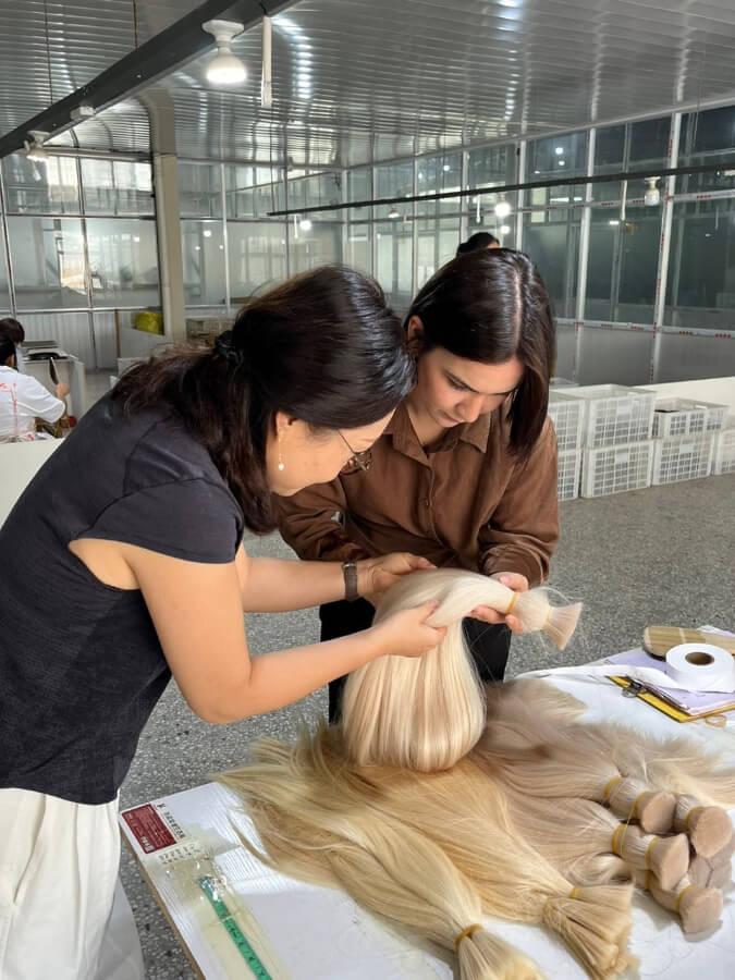 Examining Sophia Hair Extensions in Hair Factory